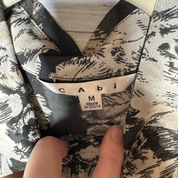 CABI #555 Irresistible Ruffle Front Chiffon Blouse M - Picture 3 of 4